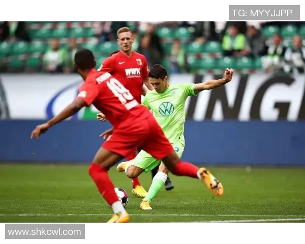 足球明星激烈争执瞬间集锦精彩回顾与分析