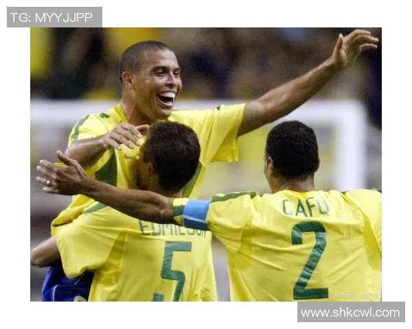 退役足球明星重返赛场精彩瞬间视频回顾与感动分享