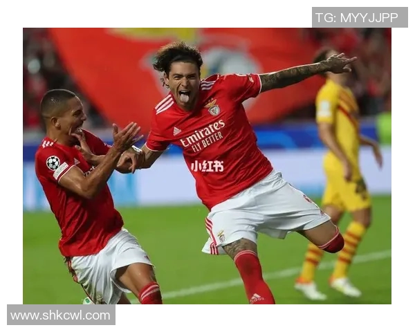 努涅斯在赛场上的崛起与挑战解析,展望未来的足球之路与发展潜力 努涅斯在赛场上的崛起与挑战解析,展望未来的足球之路与发展潜力